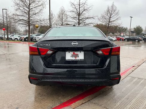 Used 2025 Nissan Altima 2.5 SV image 7