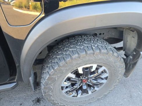 Used 2023 Nissan Frontier PRO-4X w/ Technology Package image 6