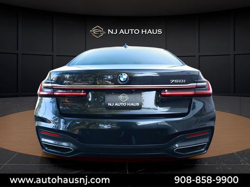 Used 2020 BMW 750i xDrive w/ Executive Package AWD/4WD image 6