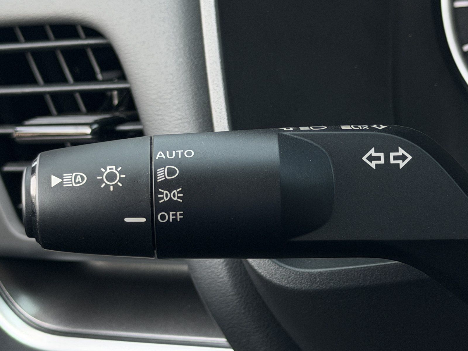 Used 2026 Nissan Rogue Dark Armor FWD image 23
