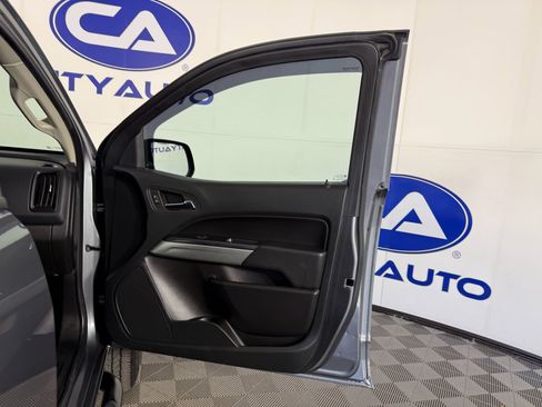 Used 2022 Chevrolet Colorado LT w/ LT Convenience Package image 13