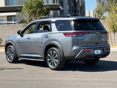 New 2026 Nissan Pathfinder Platinum FWD image 3
