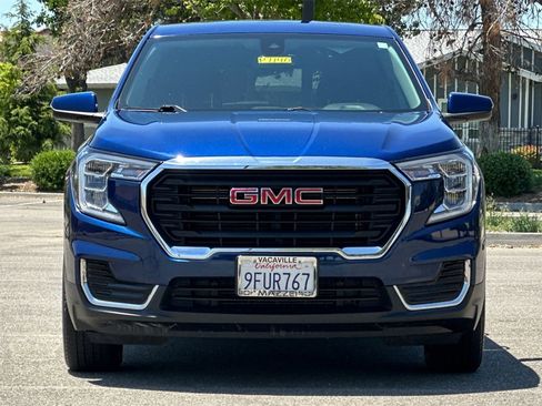 Used 2022 GMC Terrain SLE w/ LPO, Floor Liner Package image 6