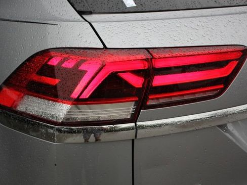 Used 2022 Volkswagen Atlas Cross Sport SEL image 6