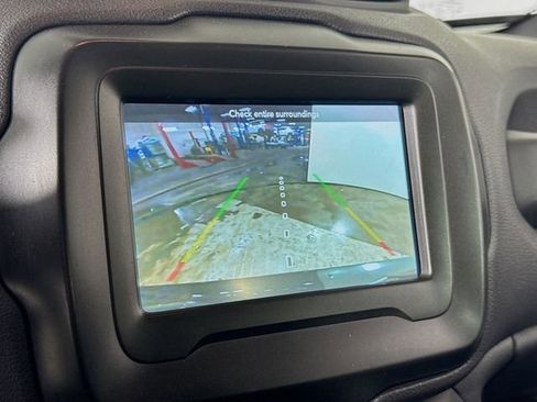 Used 2021 Jeep Renegade Latitude image 13