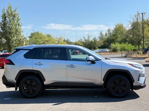 Used 2024 Toyota RAV4 LE AWD/4WD image 6