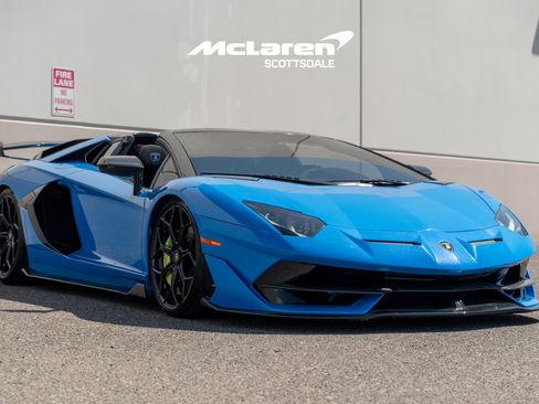Used 2021 Lamborghini Aventador SVJ AWD/4WD image 9
