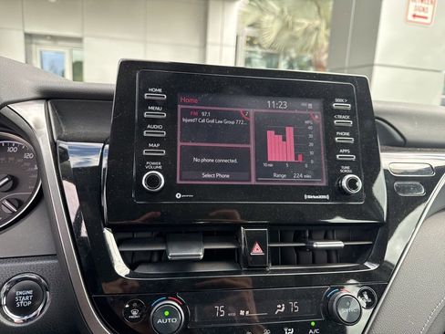 Used 2024 Toyota Camry SE w/ Convenience Package image 6