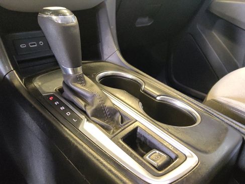 Used 2019 Chevrolet Equinox LS w/ LS Convenience Package image 26