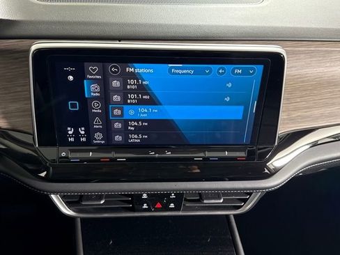 Used 2025 Volkswagen Atlas SEL image 28