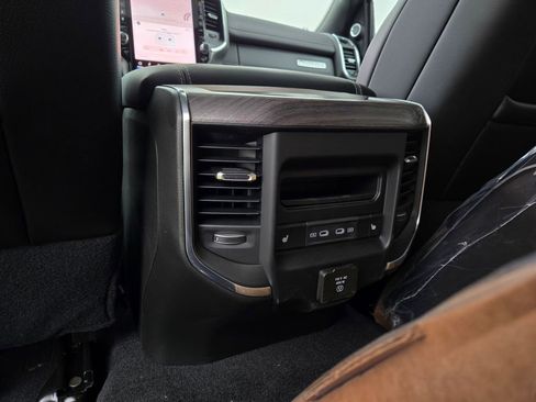 New 2026 RAM 2500 Laramie AWD/4WD image 30