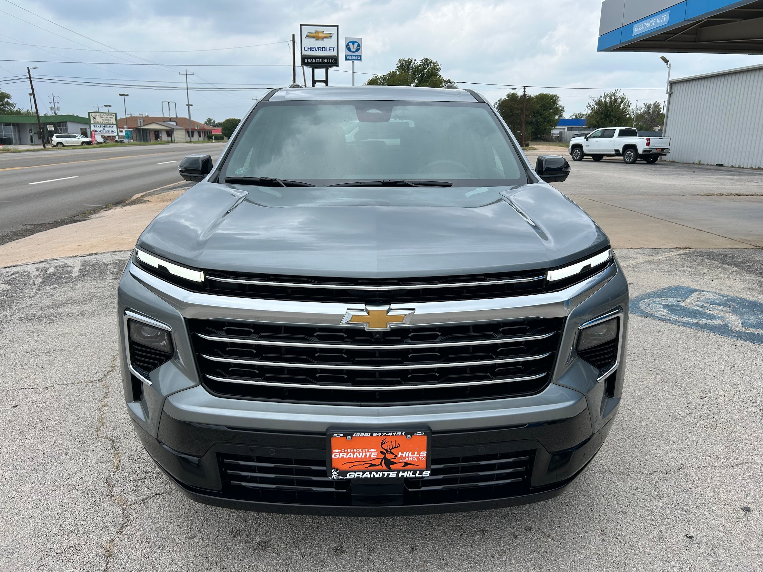 New 2026 Chevrolet Traverse High Country FWD image 2