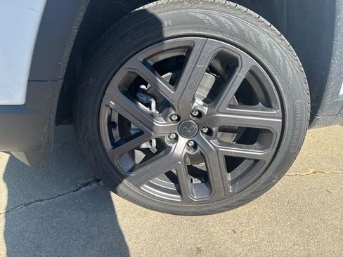 Used 2026 Jeep Compass Limited image 10