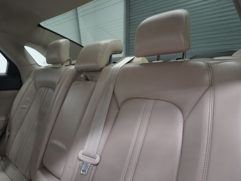 Used 2019 Lincoln MKZ Reserve w/ Reserve Plus Package FWD image 13