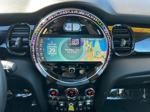 Used 2024 MINI Cooper SE image 23