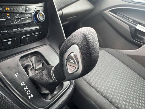 Used 2020 Ford Transit Connect XLT image 35