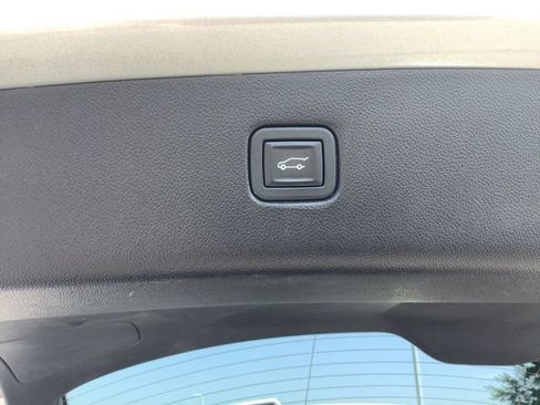 Used 2021 Chevrolet Blazer LT image 12