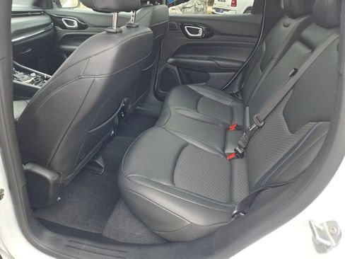 Certified 2025 Jeep Compass Latitude w/ Sun & Sound Group image 16