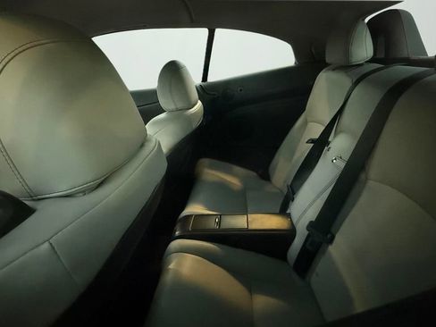 Used 2015 Lexus IS 250C image 6