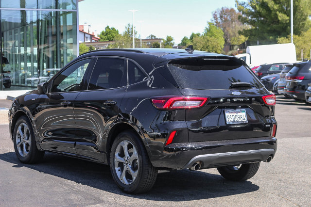 Used 2023 Ford Escape ST-Line w/ Equipment Group 301A FWD image 8