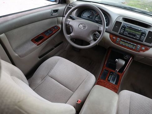 Used 2003 Toyota Camry LE FWD image 12