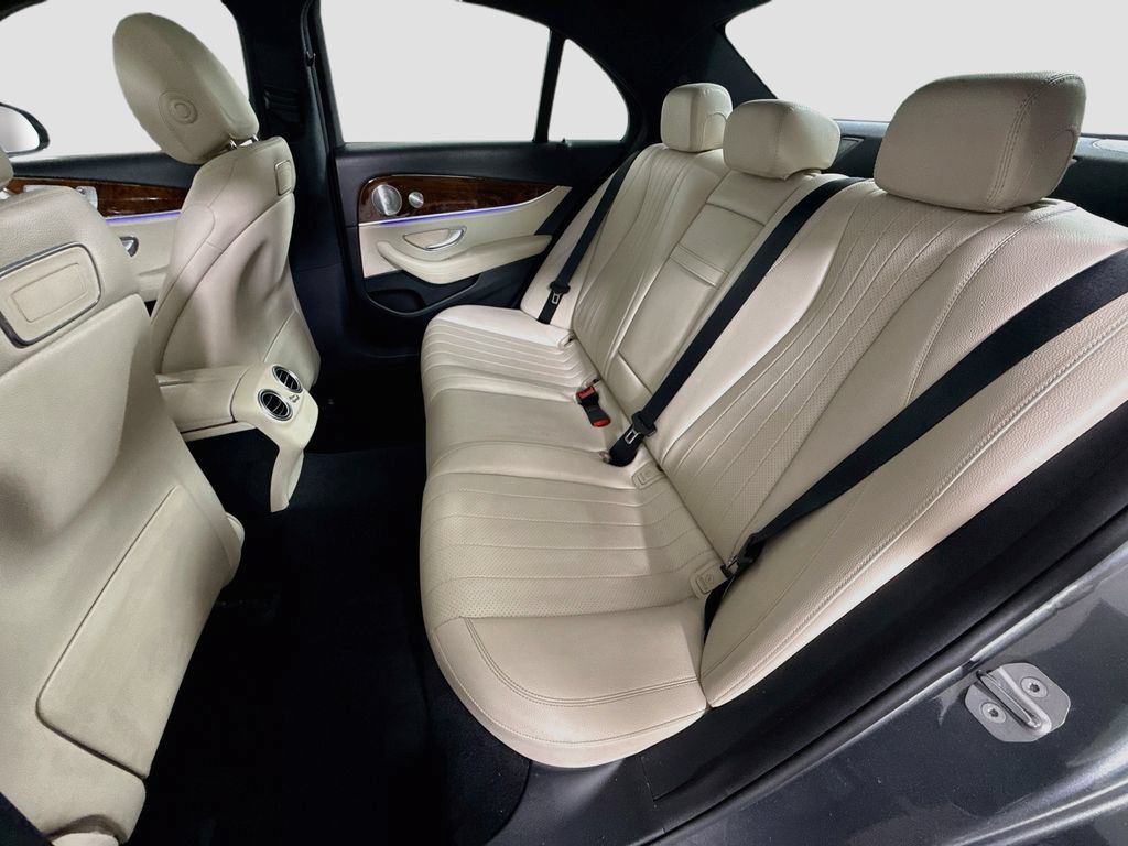 Used 2018 Mercedes-Benz E 300 4MATIC image 26