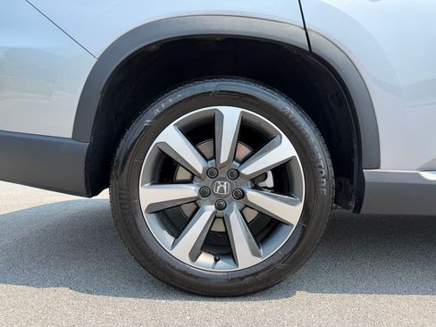 Used 2025 Honda Pilot Elite image 24