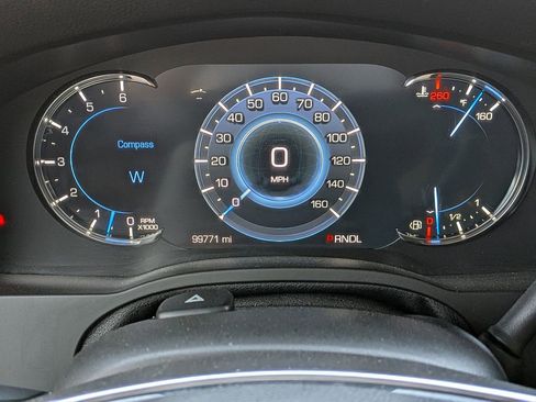 Used 2019 Cadillac Escalade Premium Luxury RWD image 33