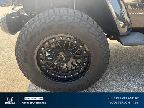 Used 2021 Jeep Gladiator Overland AWD/4WD image 11