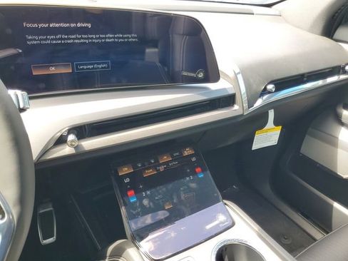 New 2026 Cadillac Vistiq Sport image 11