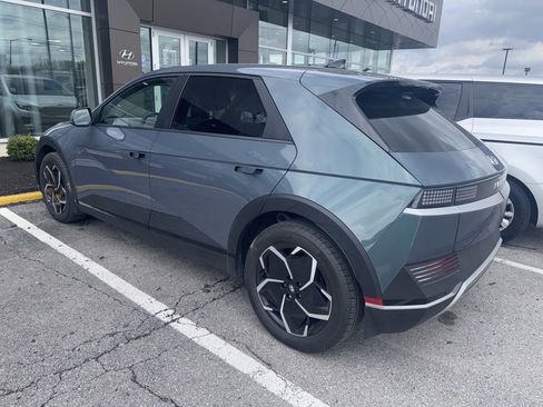 Used 2024 Hyundai Ioniq 5 SEL image 2