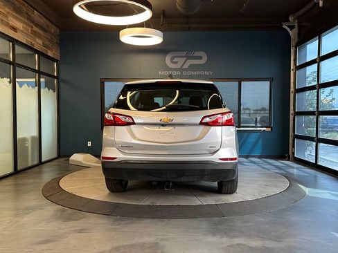 Used 2021 Chevrolet Equinox LS AWD/4WD image 4