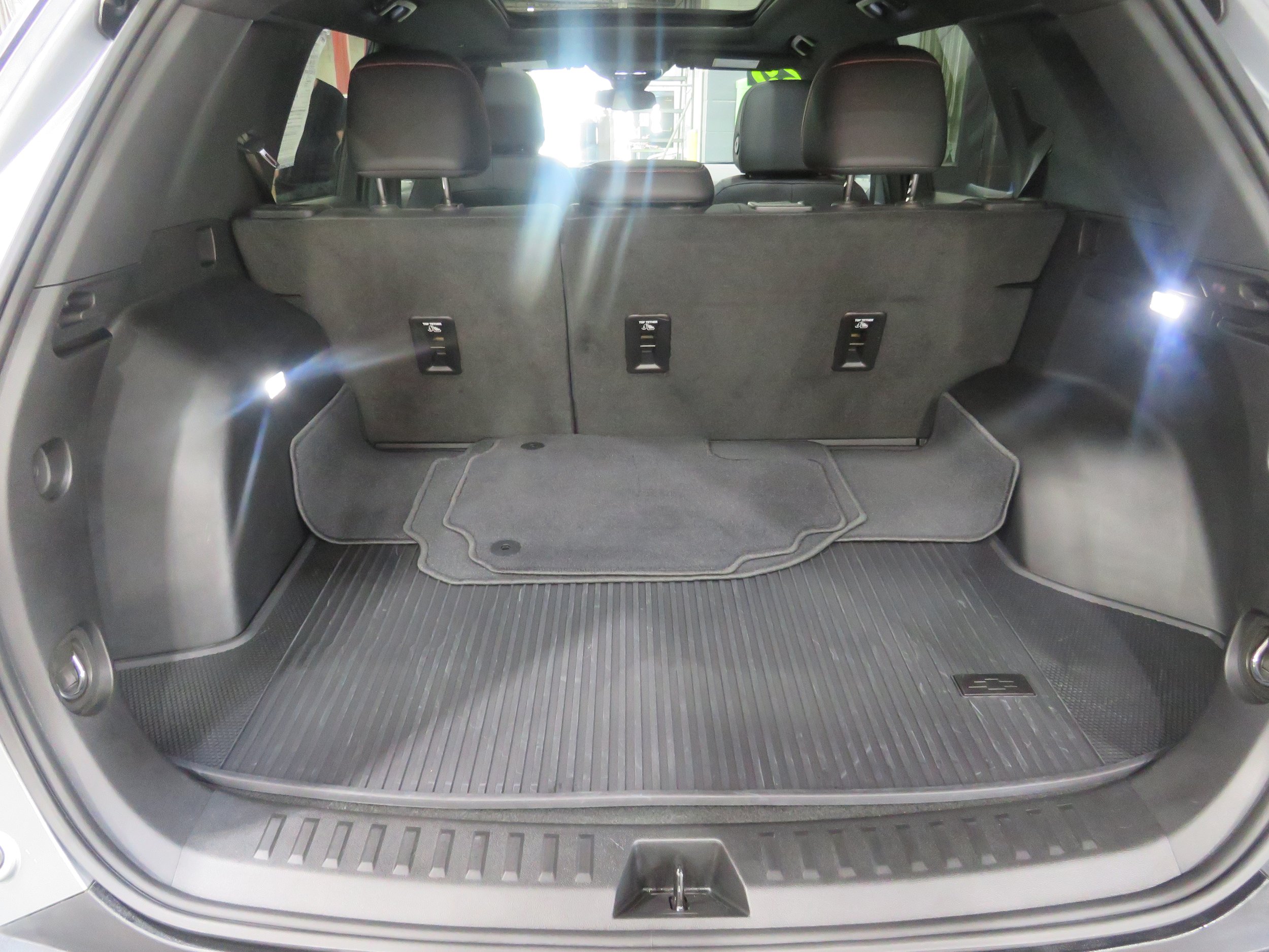 Used 2025 Chevrolet Equinox RS AWD/4WD image 22