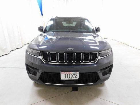 Used 2022 Jeep Grand Cherokee Laredo w/ Luxury Tech Group I image 4