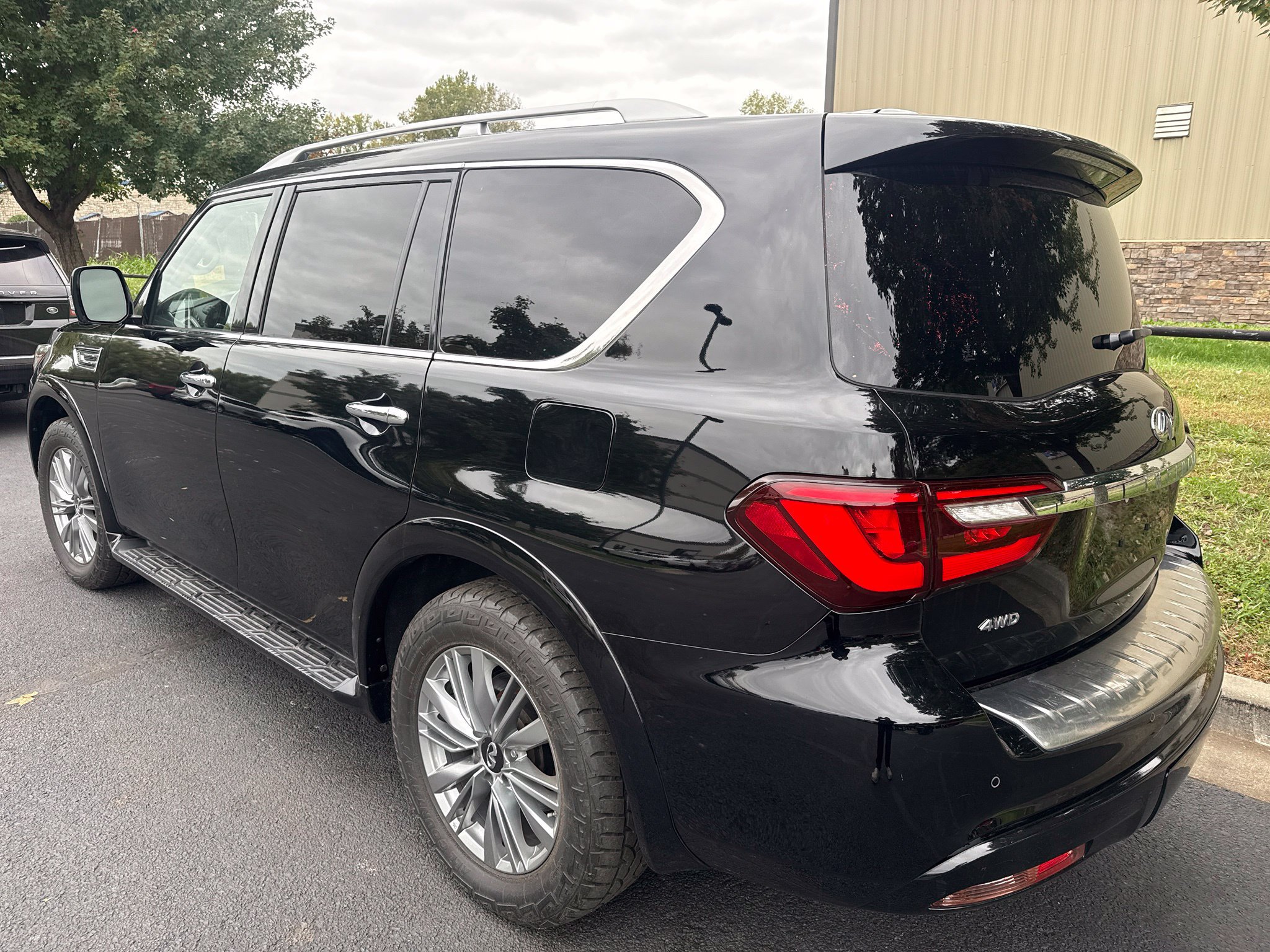 Used 2021 INFINITI QX80 Luxe AWD/4WD image 7