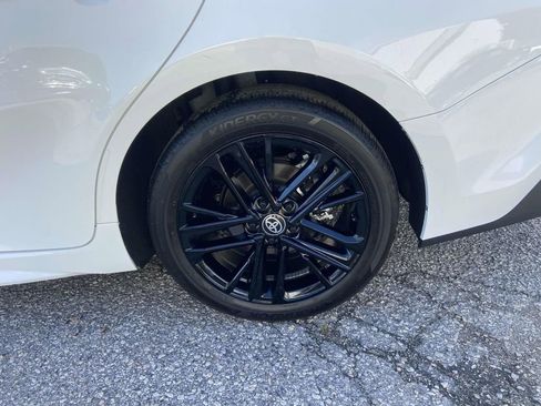 Used 2025 Toyota Camry SE FWD image 9