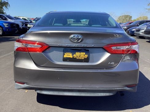 Used 2018 Toyota Camry LE image 6