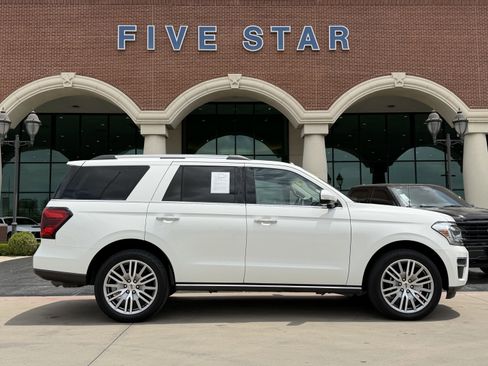 Used 2023 Ford Expedition Limited RWD image 3