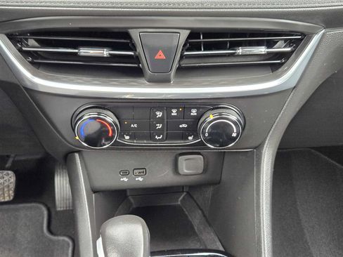 Certified 2024 Buick Encore GX Preferred w/ Comfort Package FWD image 20