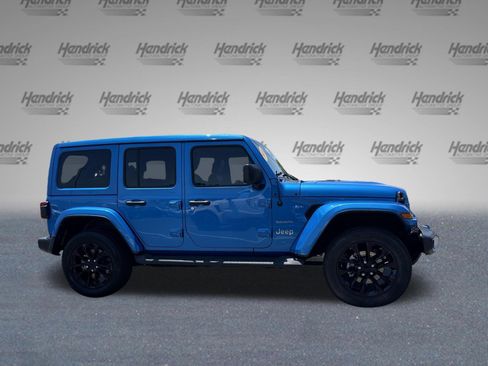 Used 2022 Jeep Wrangler Unlimited Sahara AWD/4WD image 8