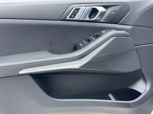 Used 2022 BMW X5 xDrive40i w/ Parking Assistance Package image 39