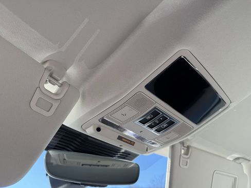 New 2026 Land Rover Discovery Limited Edition image 25