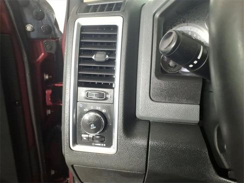 Used 2018 RAM 1500 Big Horn image 27
