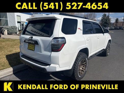 Used 2021 Toyota 4Runner TRD Off-Road image 9
