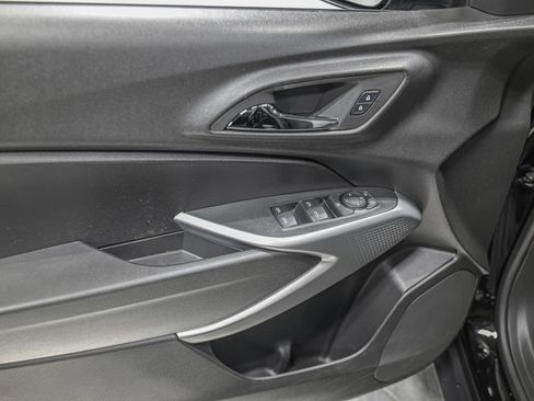Used 2025 Chevrolet Trax LS FWD image 14