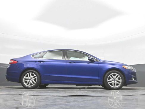 Used 2013 Ford Fusion SE FWD image 25