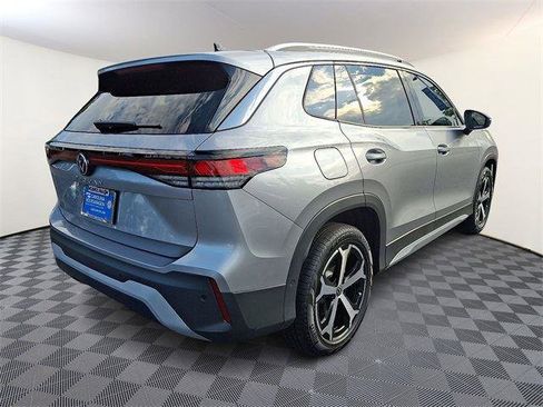 New 2025 Volkswagen Tiguan SE image 6