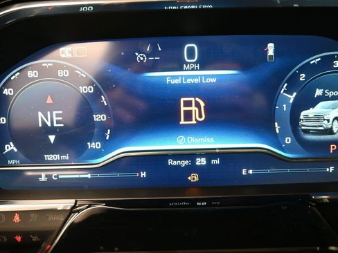 Used 2025 Chevrolet Silverado 1500 High Country w/ High Country Premium Package AWD/4WD image 12