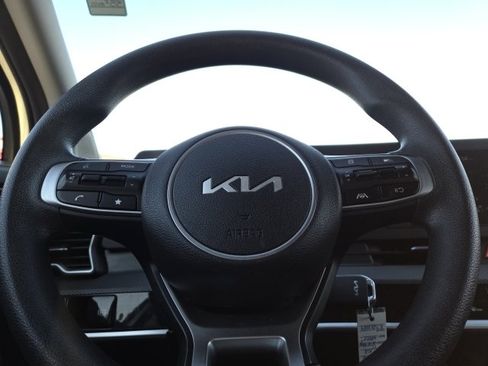 Used 2024 Kia Sportage LX image 15