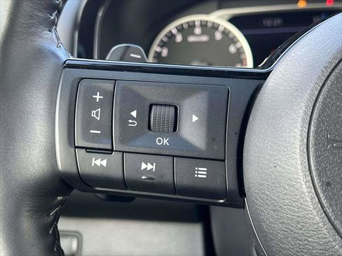 Used 2024 Nissan Pathfinder SL image 21